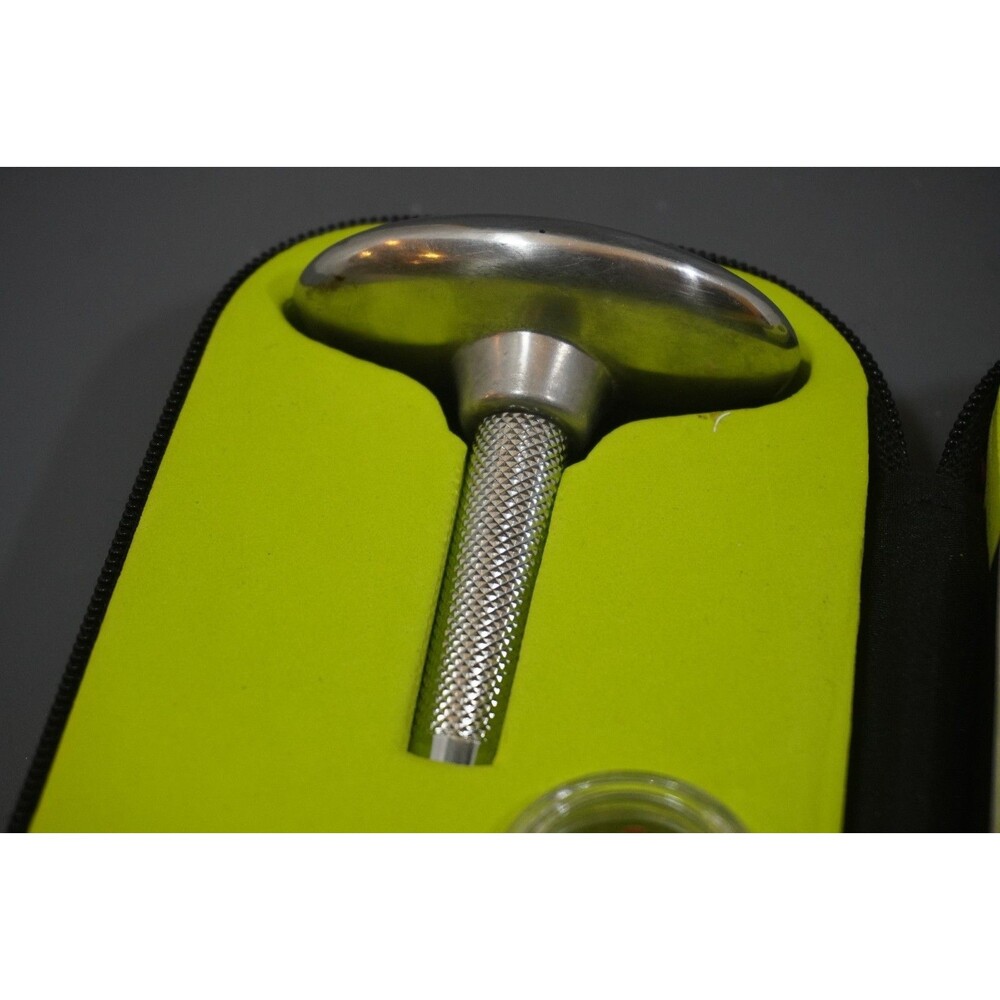 PROVO CRAFT Silent Setter Eyelet Setter Tool in Zip Case Incl. Eyelets & Base - Picture 4 of 9